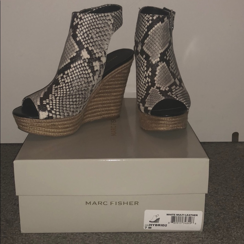 Marc Fisher wedge